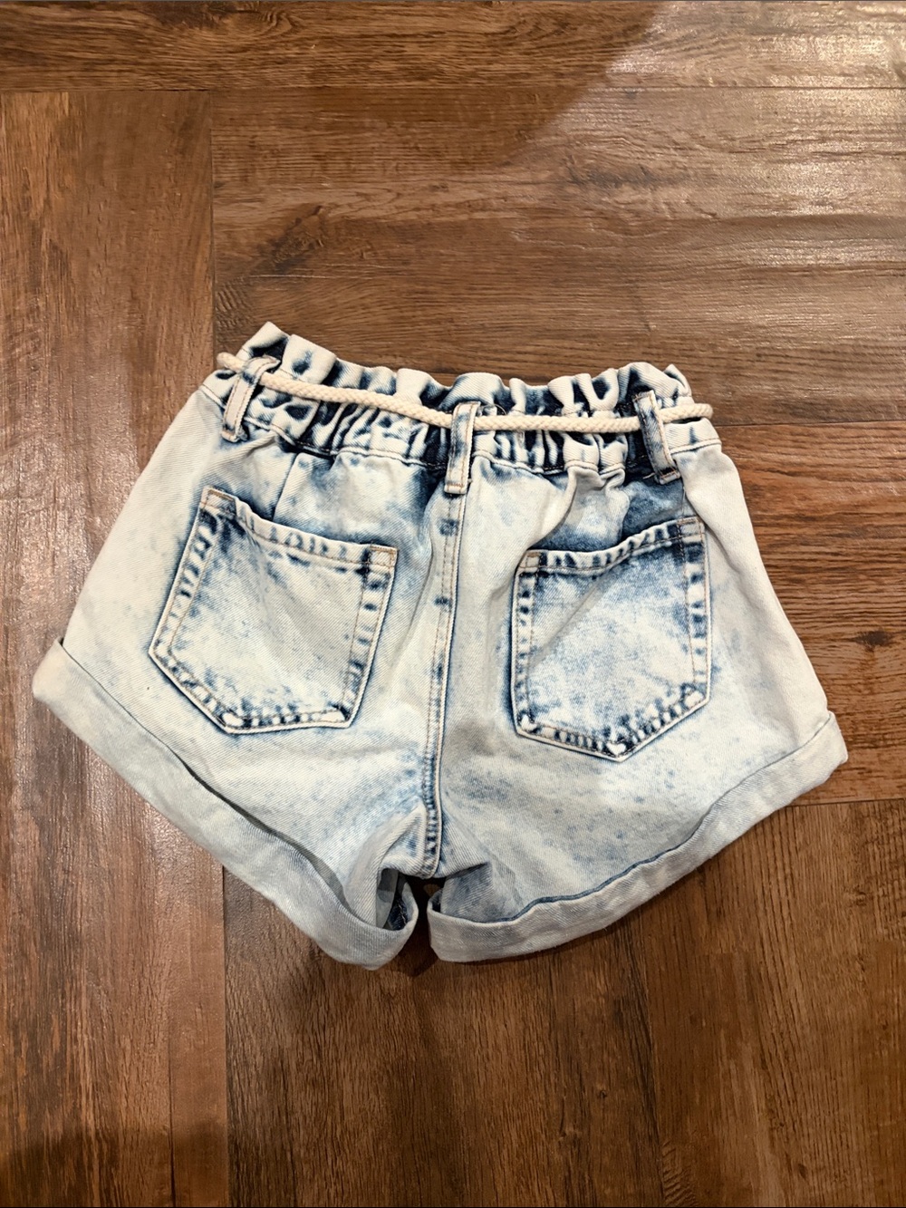 Vintage Havana Light Blue Acid-Wash Denim Shorts with Rope Belt - Picture 3 of 3